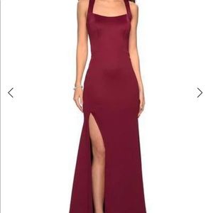 LA FEMME BURGUNDY/MAROON PROM/SPECIAL OCCASION DRESS WITH SLIT AND CUT OUT BACK